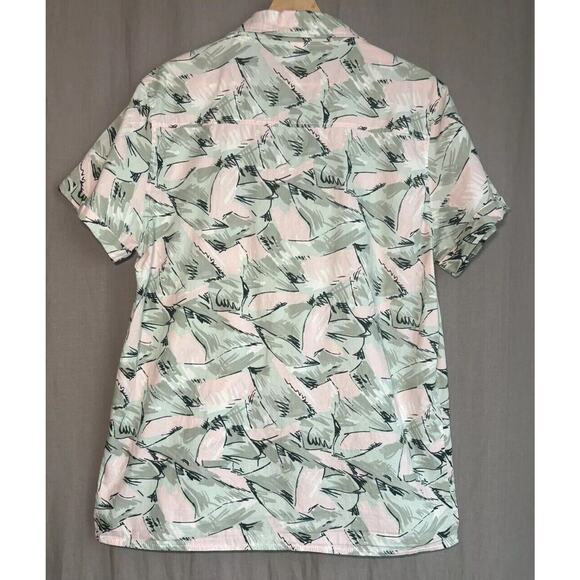 Stranger Things Netflix Hopper Vacation Costume Shirt Adult Size Medium Spirit - Picture 9 of 11